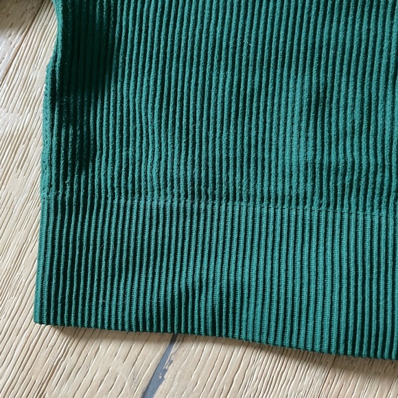 Dark green women cropped long sleeve top. Size extra small. From garage!! - Picture 3 of 4